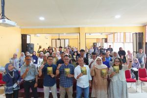 Kader Suku Anak Dalam Abadikan Perubahan Hidup Mereka dalam Sebuah Buku. Foto : Dokumentasi Pundi Sumatra
