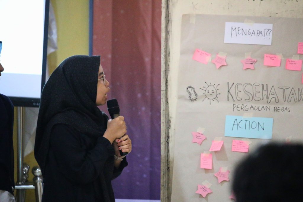Dalam sesi Bootcamp, para peserta menyampaikan keresahan dan pandangan mereka. Setiap peserta diberi kesempatan untuk berbicara. Foto: Dokumentasi Pundi Sumatra.